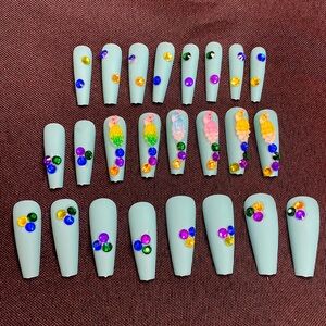 😍 Mardi Gras Peacocks